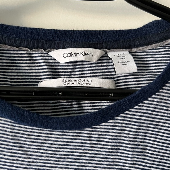 Calvin Klein t-shirt - Picture 2 of 4